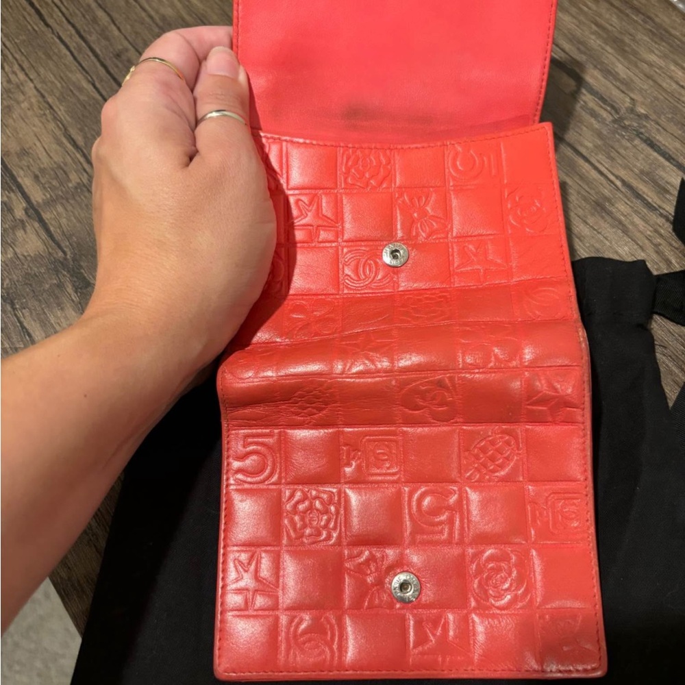CHANEL Vintage "Icon" French Purse Lucky Symbols Lambskin Leather Trifold Wallet - Picture 8 of 8